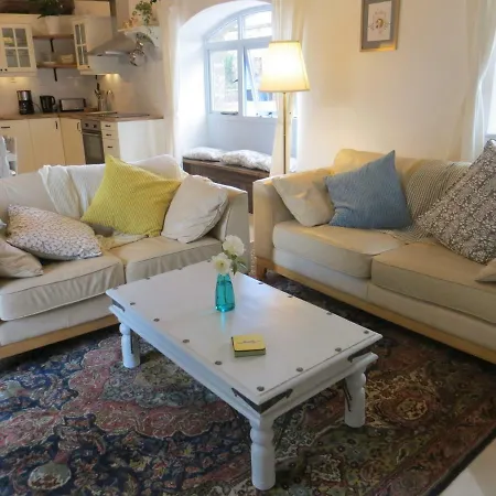 Corentin Cottages - Stewart Morpurgo Guest house Plomodiern