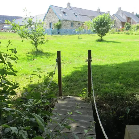 Corentin Cottages - Stewart Morpurgo * Plomodiern